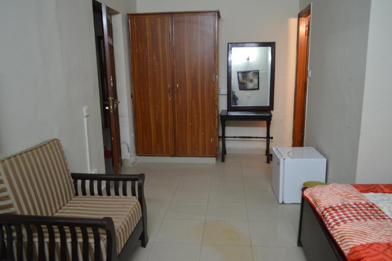 Bed and Breakfast Tourist Hub Islamabad Exterior foto