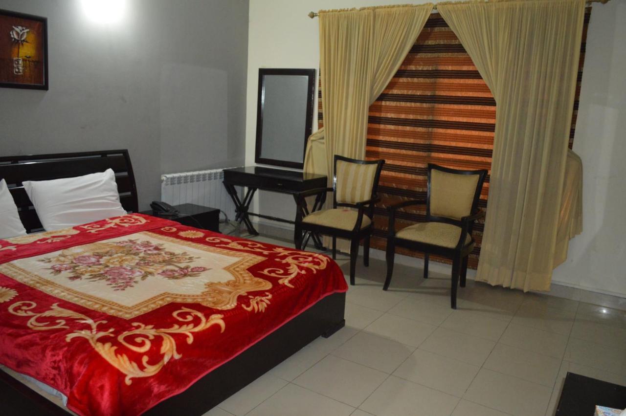Bed and Breakfast Tourist Hub Islamabad Exterior foto