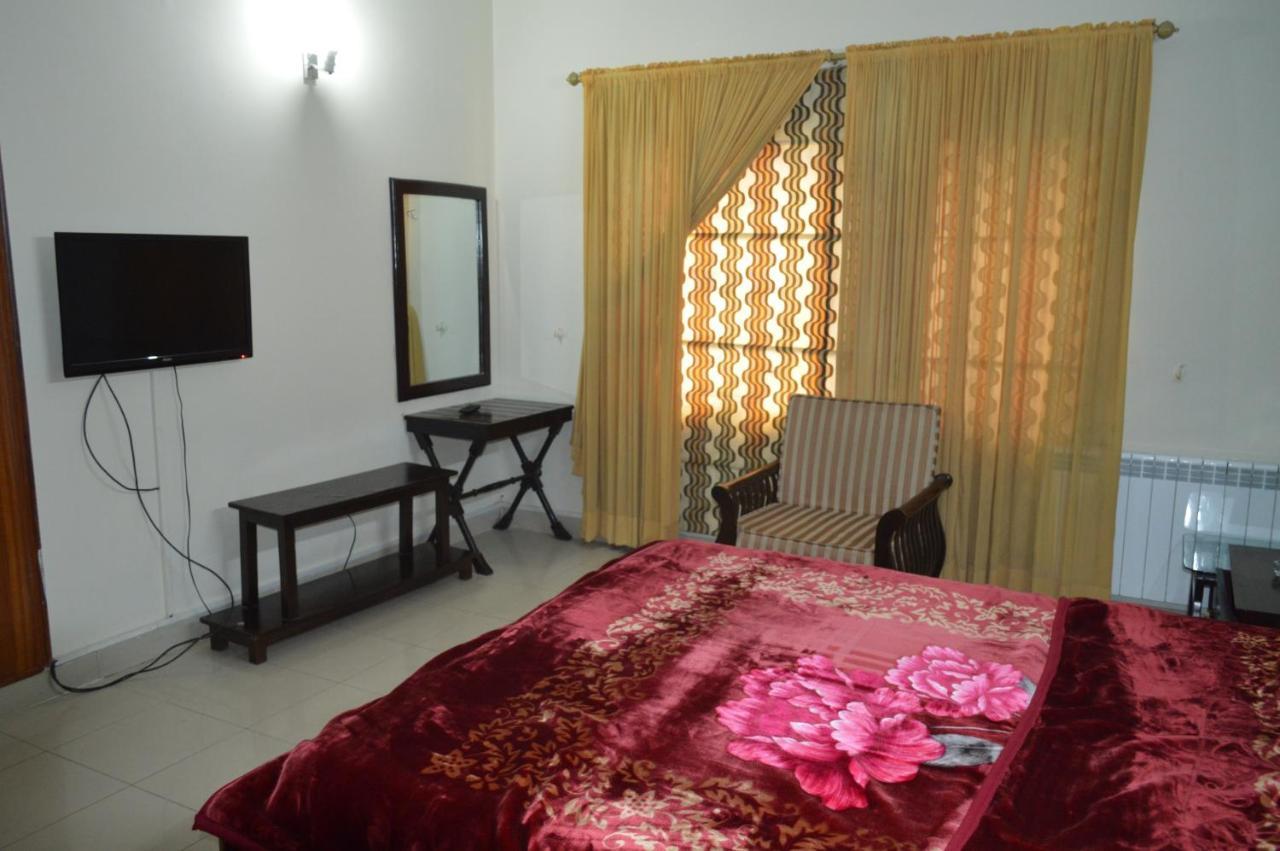 Bed and Breakfast Tourist Hub Islamabad Exterior foto