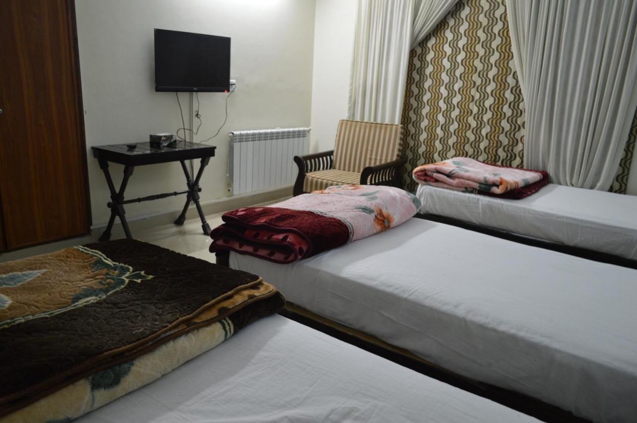 Bed and Breakfast Tourist Hub Islamabad Exterior foto