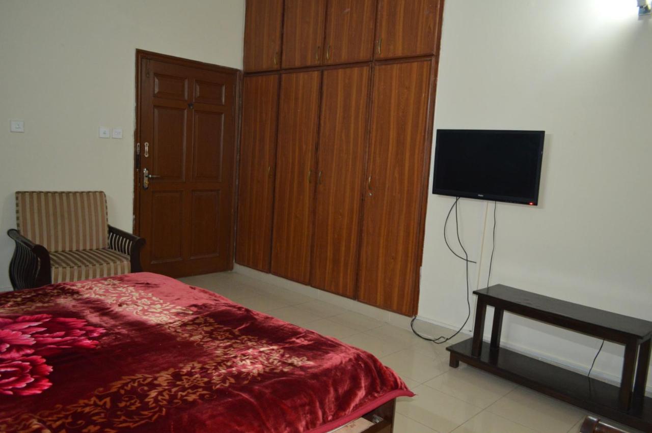 Bed and Breakfast Tourist Hub Islamabad Exterior foto